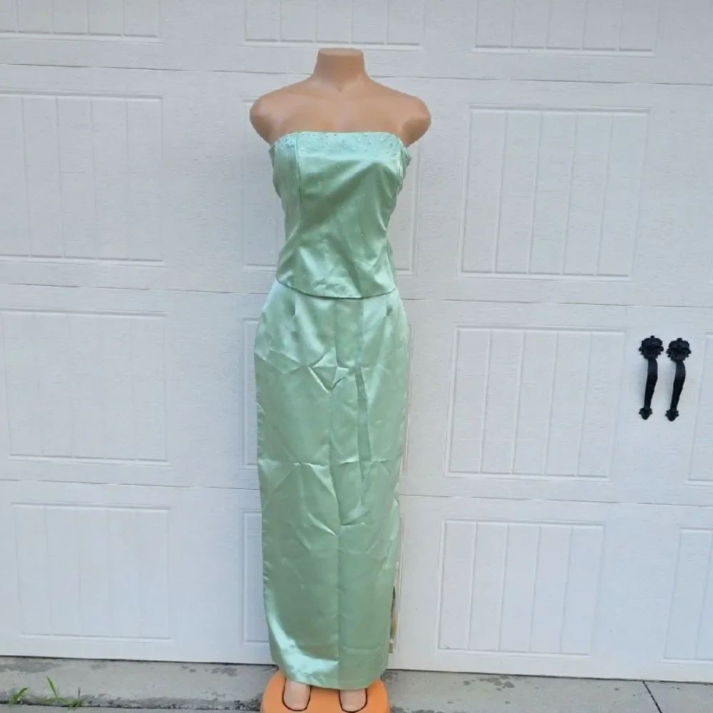 NEW BARI JAY TWO PIECE GOWN SIDE ZIPPER CLOSURE WITH JEWEL STUDDED EMBELLISHMENT